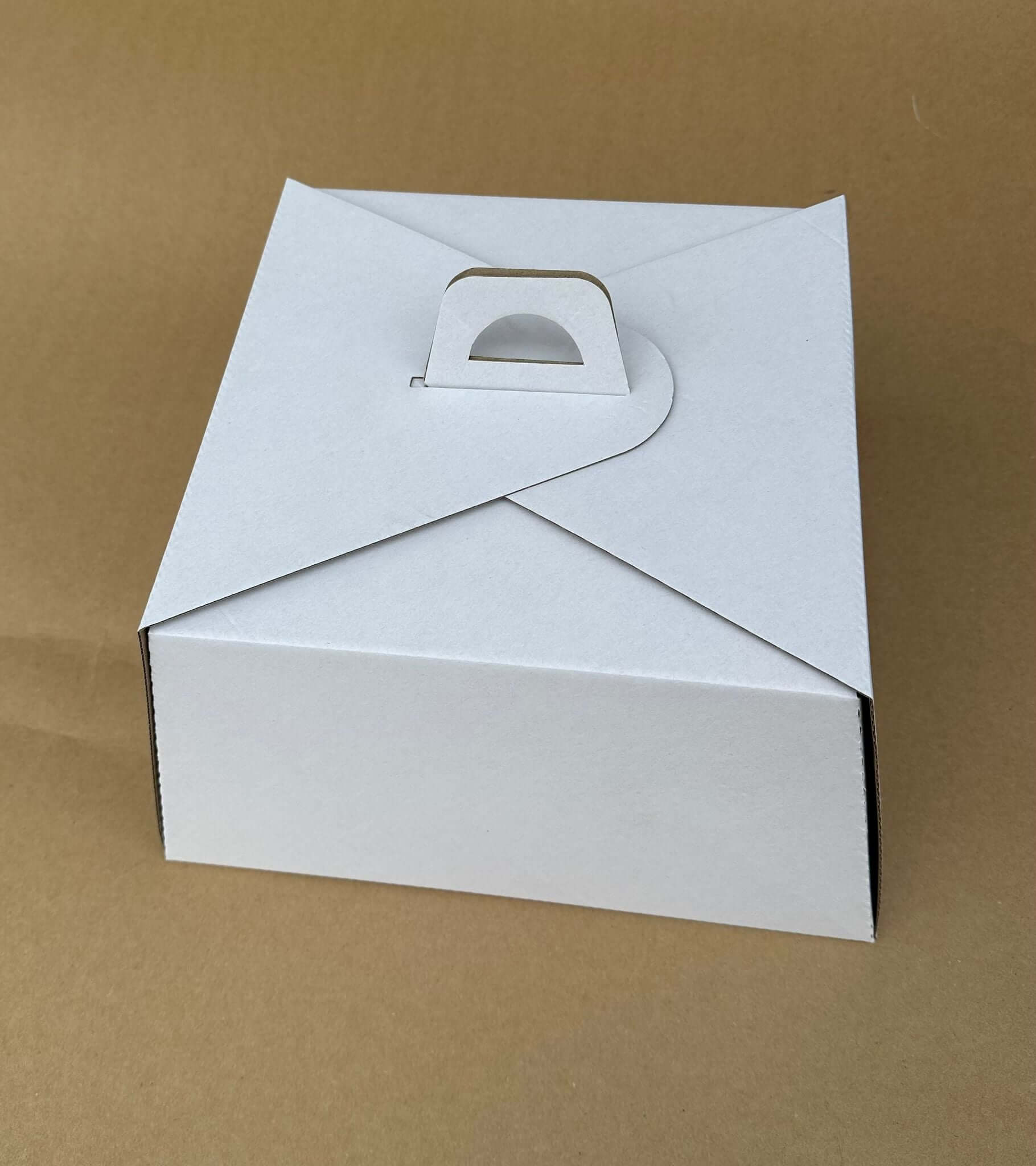 Cutie Albă Tort 35x34x19 cm – Elegantă, Autoformabilă, 5.9 lei/buc Set 25 Bucăți
